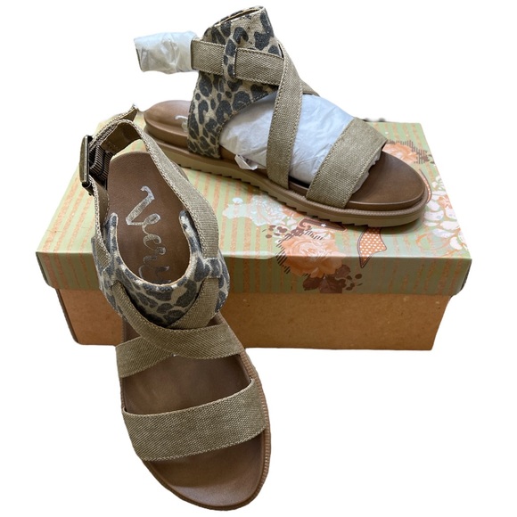 Very G Jayla 2 Tan Leopard Starppy Sandals - Picture 6 of 8